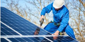 Installation Maintenance Panneaux Solaires Photovoltaïques à Gassin